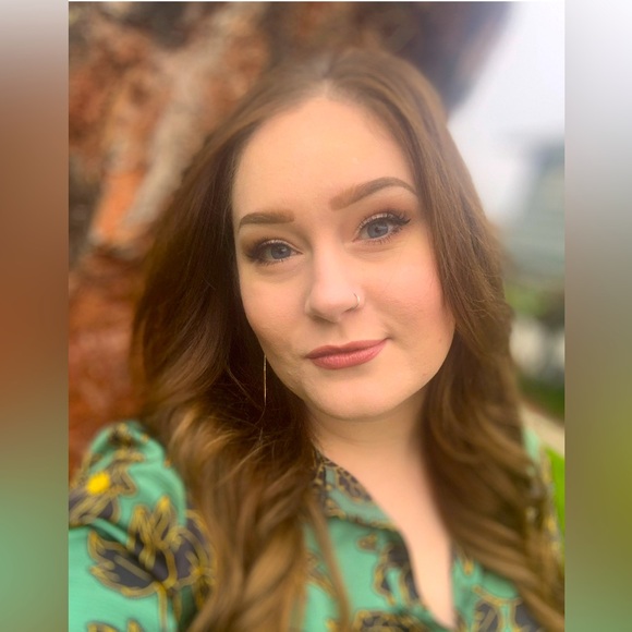 Meet your Posher, Sarah - Picture 1 of 1